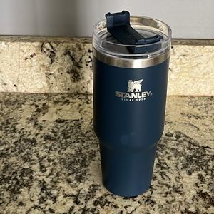 30oz. Stanley Traveler Tumbler•Dark Blue